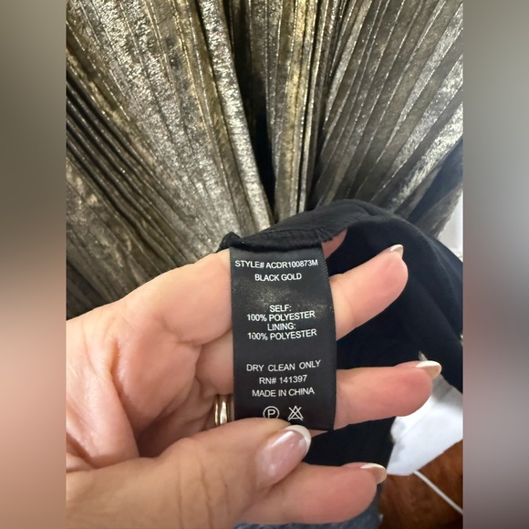 NWT ASTR THE LABEL BLYTHE DRESS IN BLACK GOLD - Picture 7 of 8